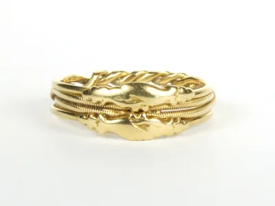 Gimmel-Ring, gold, von vorne mit doppeltem Fede-Symbol