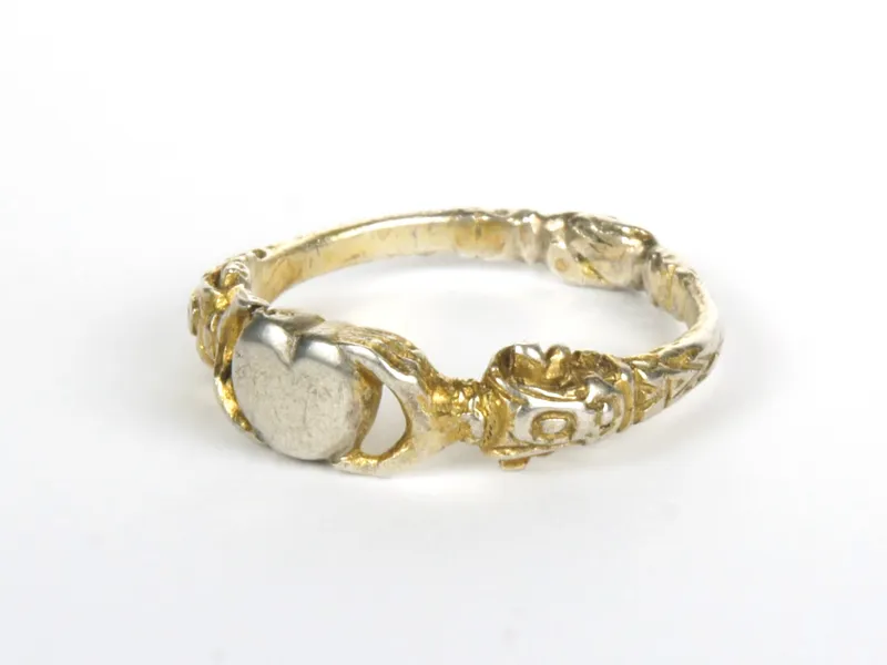 Fede-Ring, Silber und Gold, schräge Ansicht von vorne