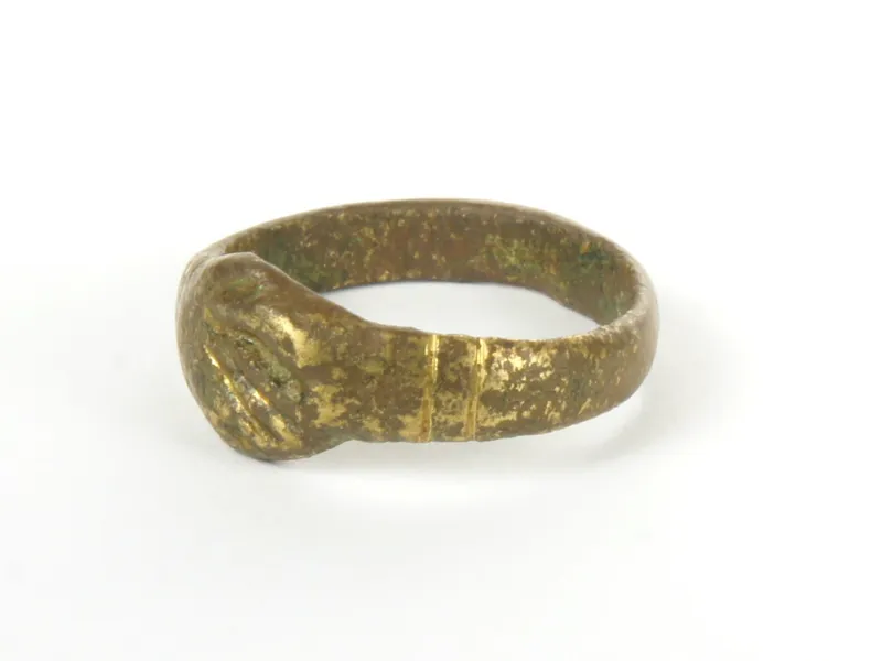Fede-Ring, Bronze, schräge Ansicht von vorne