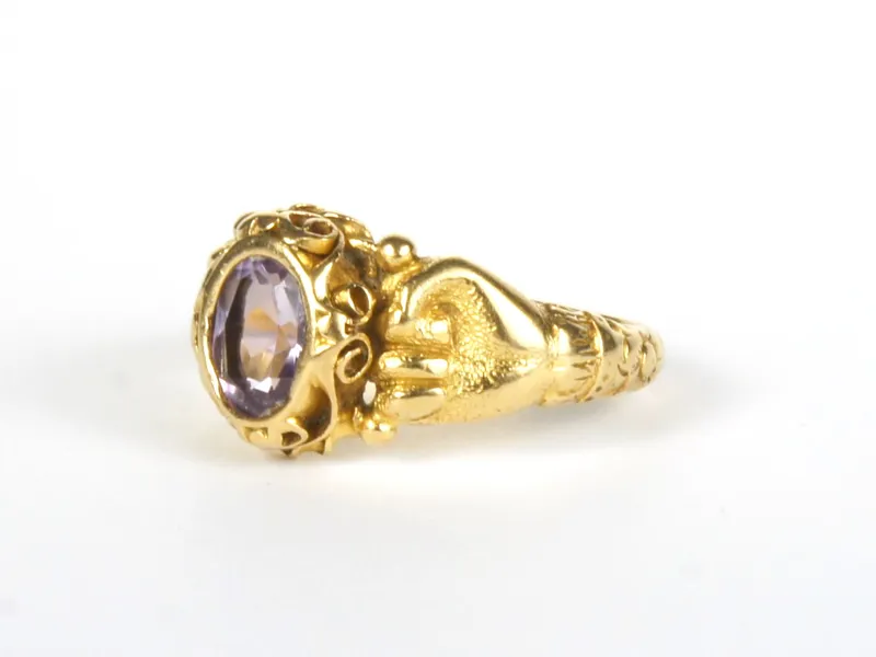 Fede-Ring, Gold mit Amethyst, Seitenansicht