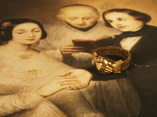Biedermeier-Hochzeitsring mit Haarflechte als Ringschiene, um 1840