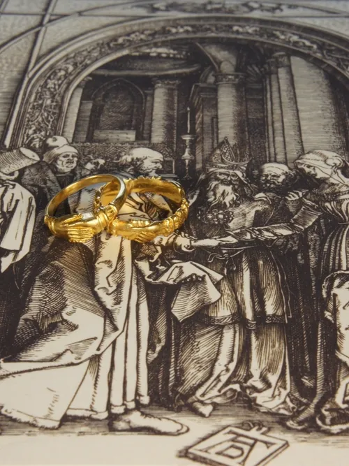 Zwei Historismus-Ringe, 2. Hälfte 19. Jh., Gold, im gotischen Stil