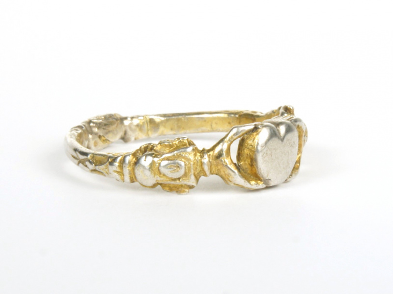Fede-Ring, Seite rechts